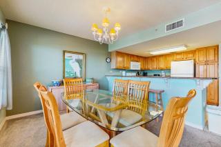 Beautiful beachfront condo with shared pool & beach access - 4