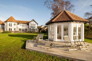 Hermitage House, Thorpeness - sleeps 12 - Large Thorpeness house on the banks of Thorpness Meare - a boating lake - Close to Thorpeness beach, Golf Club and Thorpeness Country Club - Aldeburgh Coastal Cottages - 6