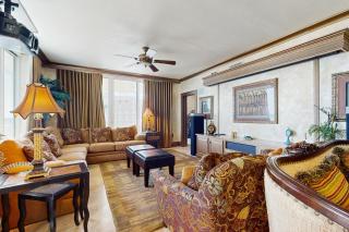 Spacious multi unit condo with two kitchens shared pool & beach access - 5