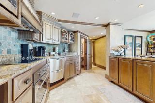 Spacious multi unit condo with two kitchens shared pool & beach access - 1