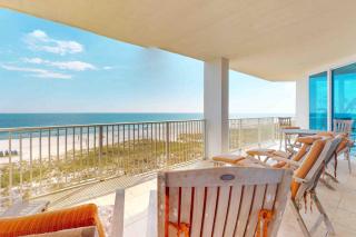 Spacious multi unit condo with two kitchens shared pool & beach access - 7