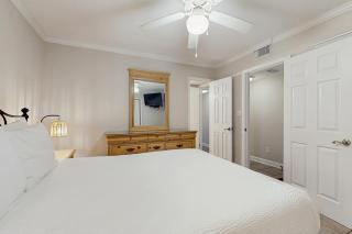 2nd-floor spacious beachfront condo with ocean views - close to entertainment - 1