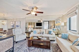 Bright ocean-view condo with community pool and direct beach walkway - 3