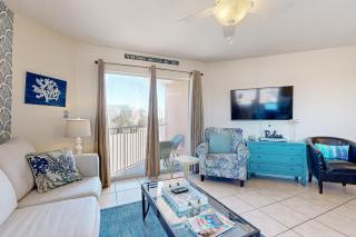 2nd Floor coastal condo Steps to the gulf Quick drive to entertainment - 5