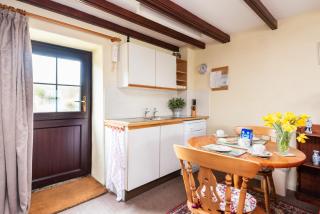 Lilliput Mabe far views of the countryside - 4