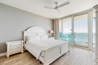 Stylish oceanfront condo including shared pool and beach access - 2