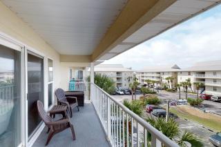 3rd Floor Spacious Condo Close To Entertainment Shared pool Wifi - 0