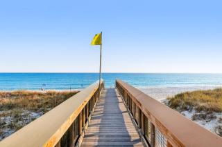 Spacious Condo with Balcony in Navarre Beach with Shared Pool - 8