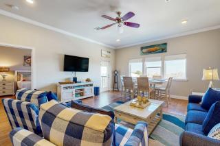 Gated-entry condo near the beach with pool hot tub & private balcony - 7