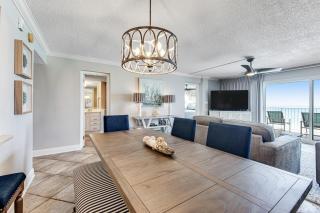 Snowbird-friendly Gulf-front Condo with outdoor Pool Gym Tennis - 3