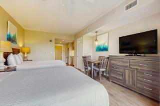 Renovated studio with pool hot tub full sized fridge and 2 burner stovetop - 6