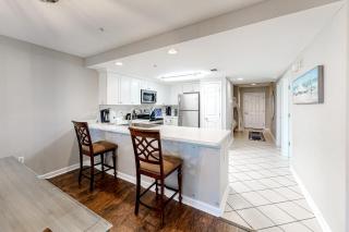 3rd Floor Condo with Shared Pools Tennis Private W&D WiFi and Central AC - 4