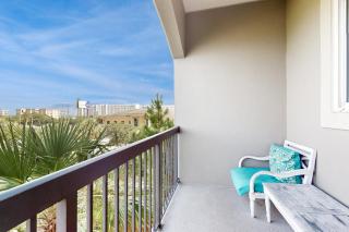 Beautiful Third-floor Condo with Private Balcony Shared Pool & Hot Tub Central AC - 8