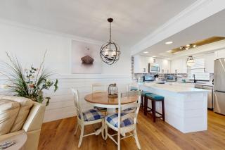 Gulf-front condo with balcony ocean view W&D pool hot tub & tennis - 3