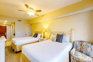 Bright & cozy coastal condo with shared pools hot tubs fast WiFi & central AC - 8