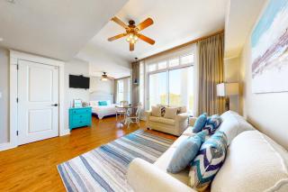 Fourth-floor studio with shared pool fast WiFi washer&dryer & central AC - 6