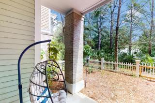 Ground-floor condo with patio central AC shared pool & tennis - 9