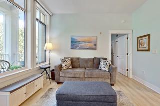 Open and attractive condo near beach with shared pool & hot tub - 6