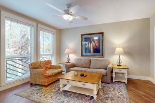 Pilot House getaway steps to shops & dining with pool & fitness center - 0