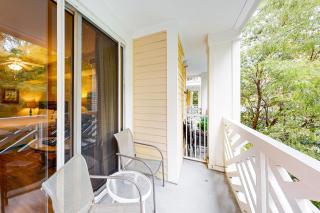 Comfy studio with kitchenette central AC pools hot tub & tennis - 9