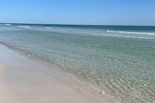 Snowbird-friendly home near the beach with large yard for dogs boats trailers - 6