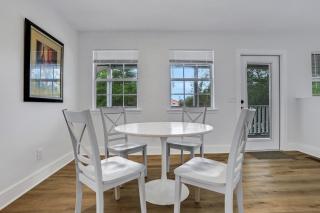 Snowbird-friendly home near the beach with large yard for dogs boats trailers - 3