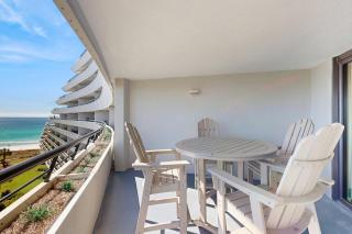 Cozy coastal condo with kitchen shared pool and beach access - 7