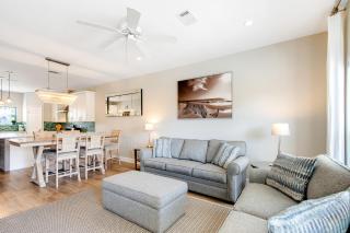 Dog-friendly townhome with pool hot tub & tennis - walk to beach - 7