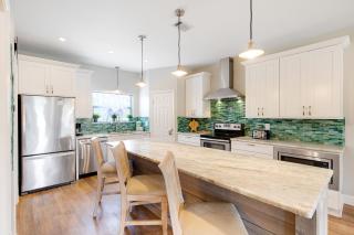 Dog-friendly townhome with pool hot tub & tennis - walk to beach - 1