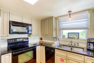 Dog-friendly Gulf-view home with pool decks WiFi & WD - walk to beach - 2