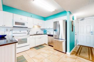 Beach front condo with washer&dryer shared pool and beach access - 1