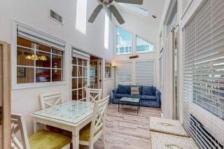 Gulf view home across the street from the beach - walk to shops restaurants - 6