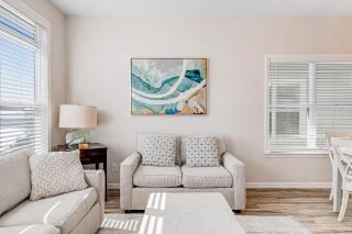 Charming getaway with lovely porches & shared pool - walk to the beach - 3