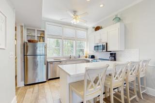 Gulf-front duplex with amazing views & screened deck - right on the beach - 8