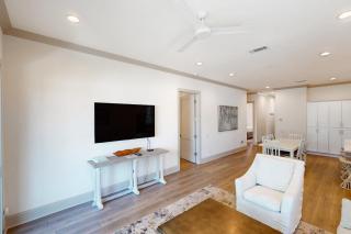 Lake-view condo with a pool hot tub & balcony - walking distance to beach - 4