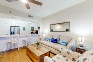 Inviting beach view condo with balcony amazing pool gym & W&D - 6