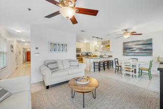 Beautiful condo with balcony view community pools & hot tub - 4