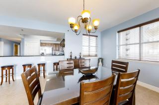 Spacious 18th-floor condo with furnished balcony shared heated pool gym & more - 7
