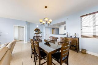 Spacious 18th-floor condo with furnished balcony shared heated pool gym & more - 6