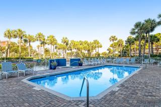 Lovely condo on the Gulf of Mexico with private balcony shared pool & tennis - 8