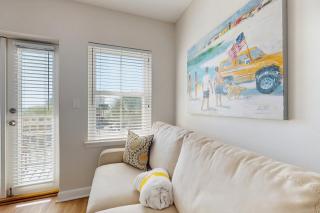 3rd-floor studio with Gulf view balcony pool & tennis - 4