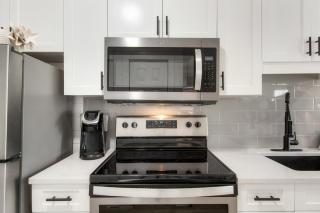 Cute condo just steps to the Gulf with community pools & hot tub - 1