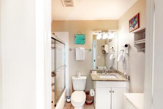 Beachy condo with free WiFi & shared pool hot tub - short walk to the beach - 4