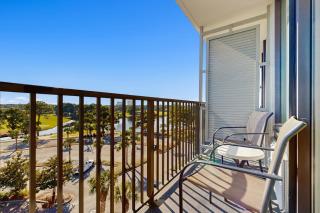 Bayside Studio with nearby outlet shopping Golf course and Community pool - 8