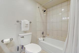 Bayside Studio with nearby outlet shopping Golf course and Community pool - 3