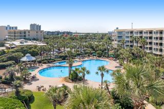Gulf-front condo with balcony and access to pools hot tub gym & private beach - 8