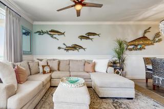 Gulf-front condo with balcony and access to pools hot tub gym & private beach - 6