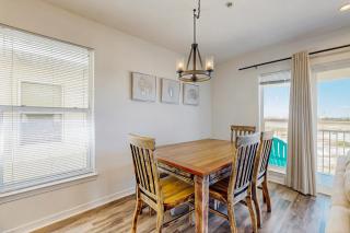 Gorgeous coastal home with shared pool & easy beach access - 5