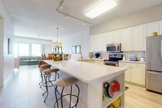4th Floor Condo with Gulf View Fitness Center Pools Beach Access - 2