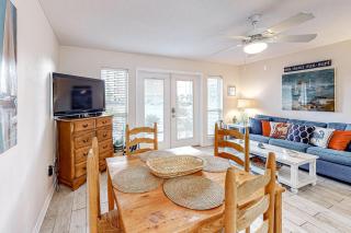 Snowbird-friendly condo near the ocean with patio outdoor pool & hot tub - 6